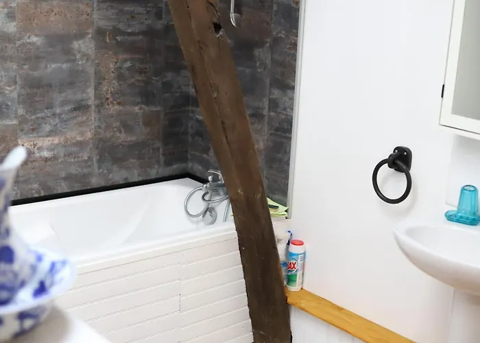 Le Hibou @ Le Prielle بيت للعطل